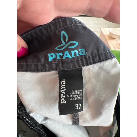 Patagonia mens size 32 board shorts swim trunks - Picture 2 of 2